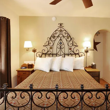 Casa Cuma Bed & Breakfast 3*
