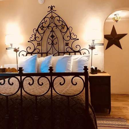 Casa Cuma Bed & Breakfast 3*